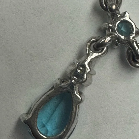 AVON Nina Ricci birthstone necklace - Picture 5 of 5